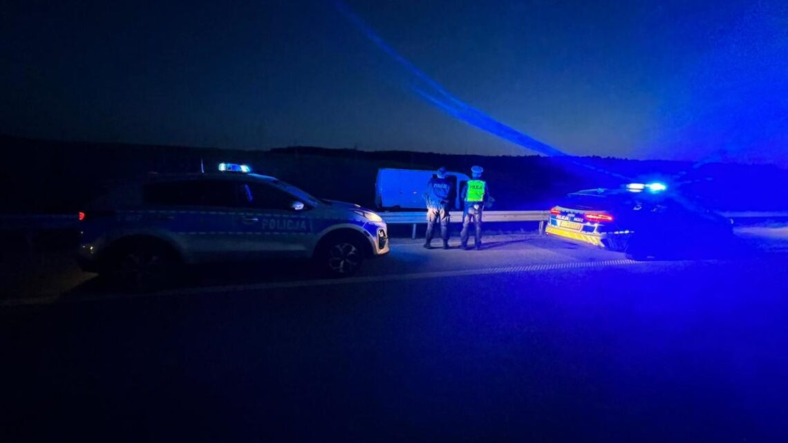 Nocny pościg za kierowca busa nielegalnie przewożącym migrantów Nocny pościg za kierowca busa nielegalnie przewożącym migrantów