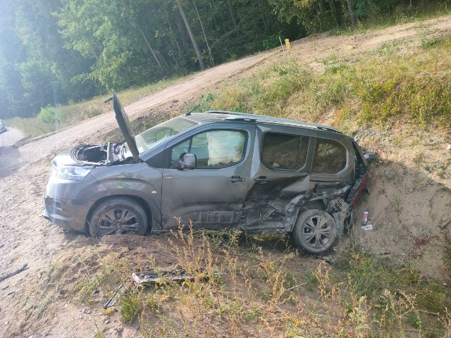 Wyprzedzał pomimo zakazu, przez co spowodował kolizję