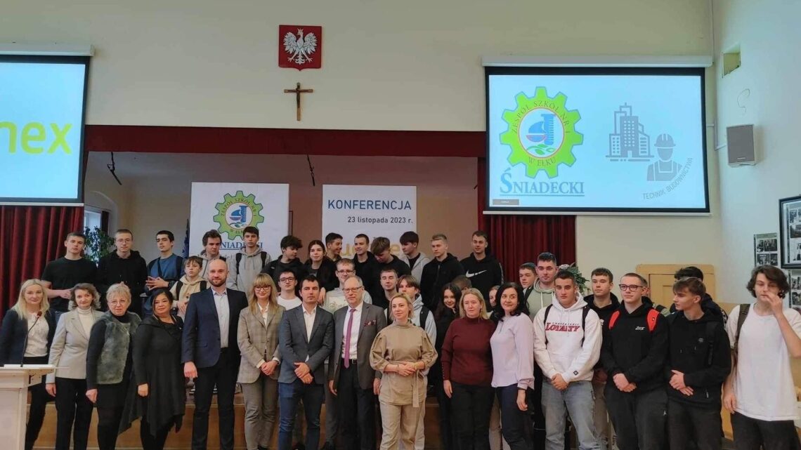 Podpisanie umowy patronackiej Podpisanie umowy patronackiej