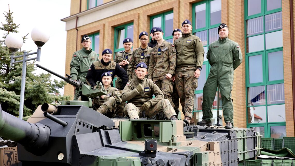 Trwają Wojskowe Targi Służby i Pracy w Ełku